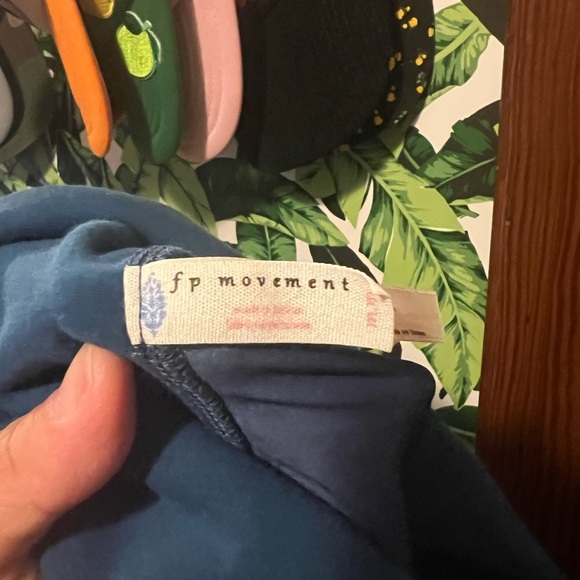 Free People Movement Women's Blue Elastic Waist Pull-On Leggings Medium - Picture 4 of 5